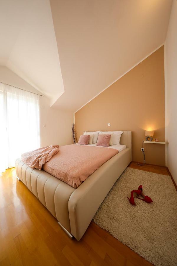 Apartments Tony Biograd Na Moru Exterior photo